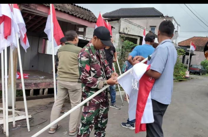 Merah Putih Berkibar di Sepanjang Jalan Urut Sewu, Kobarkan Api Cinta Tanah Air Warga